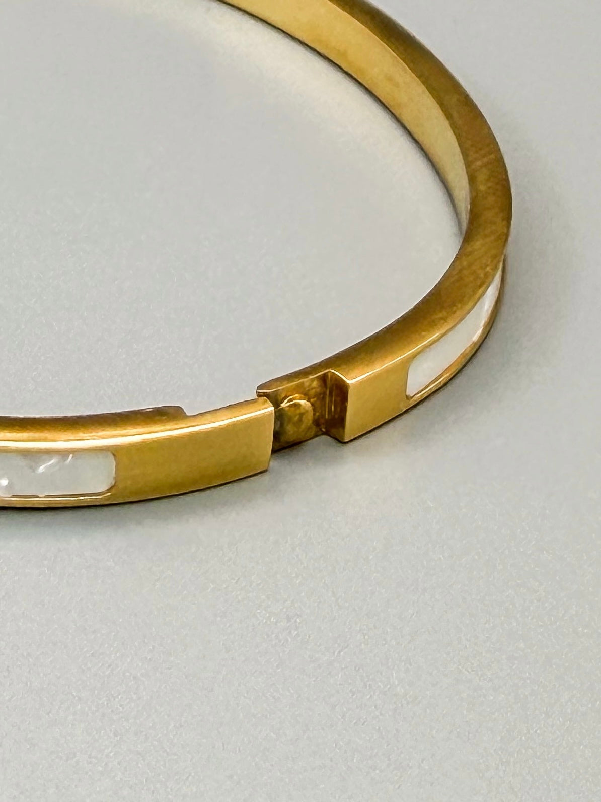 Amantea Chiaro Bangle