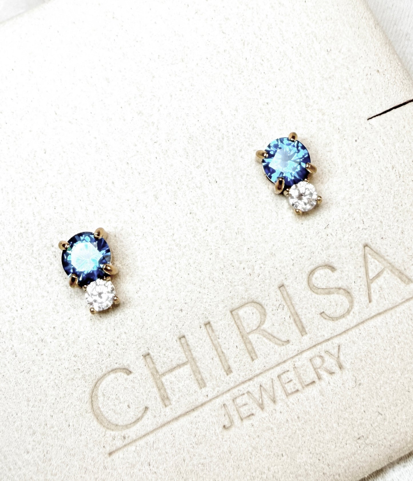 AMANTEA Blu Studs