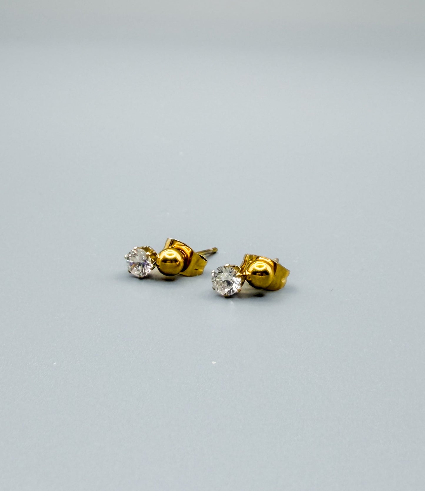 AMANTEA  Classico Studs