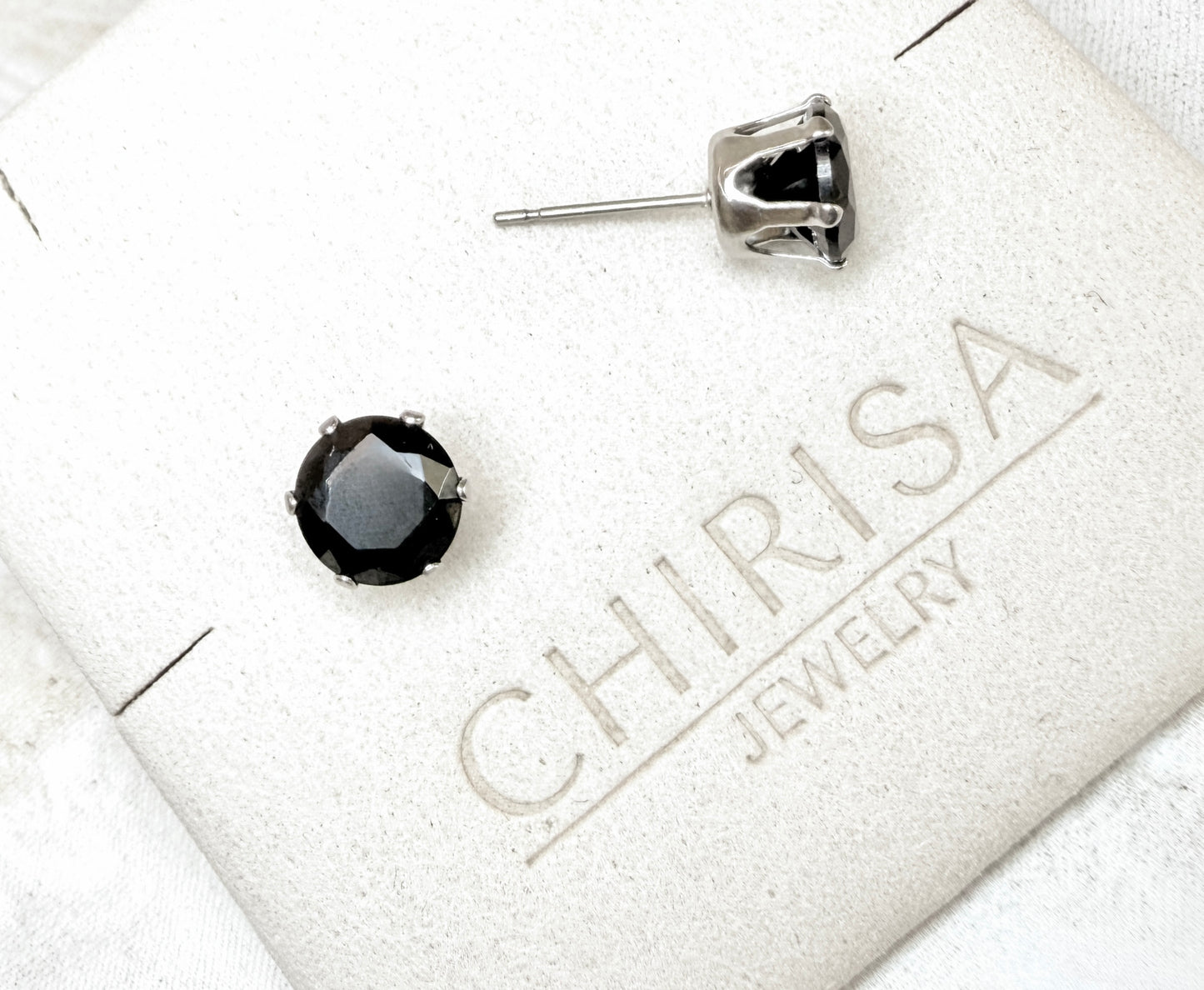 MILETO Nero Studs