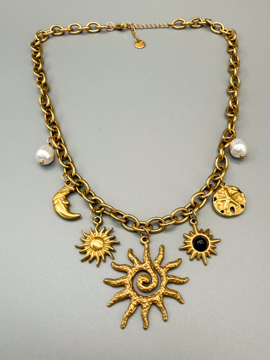 GIOIOSA Sole Statement Charm Necklace