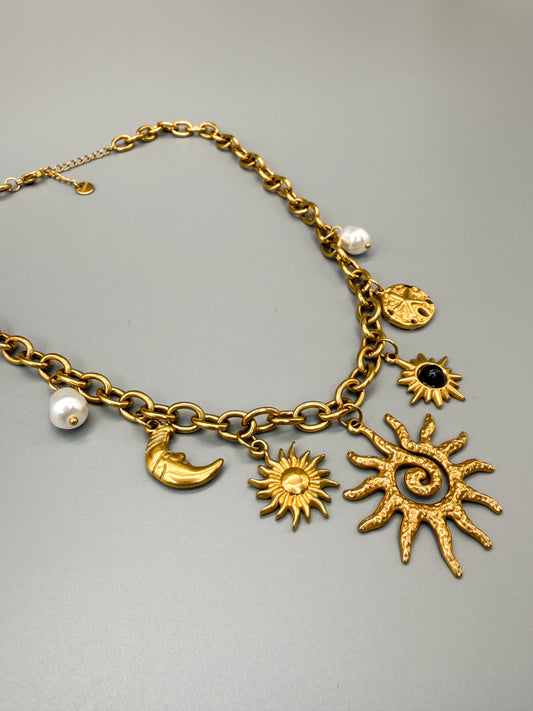 GIOIOSA Sole Statement Charm Necklace